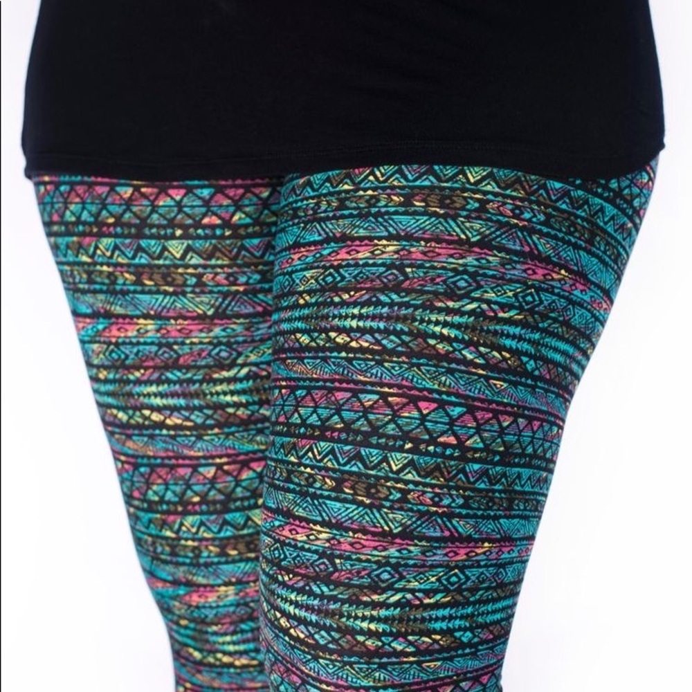 NWT Size PLUS2 Sweetlegs RETIRED Teal Aztec leggings